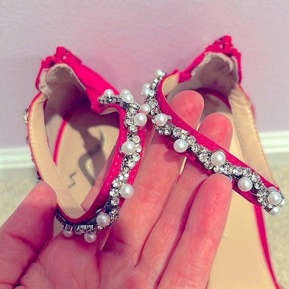 Nina Fuchsia Pearl-Gem Embroidered Heels (9.5M) - Picture 9 of 13